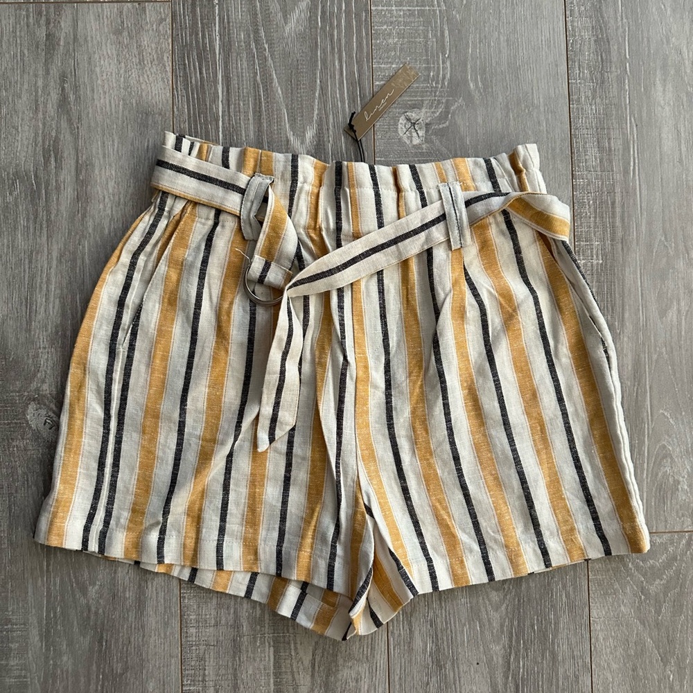 Shorts-paper bag style